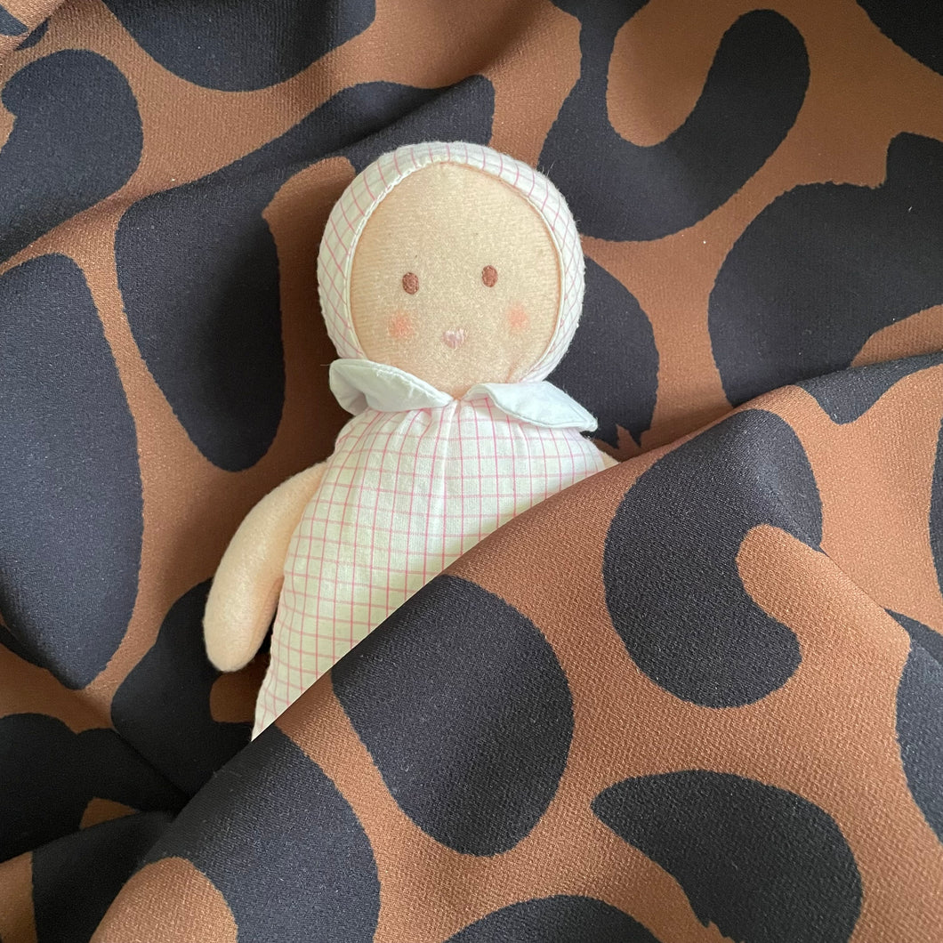 Poupée hochet