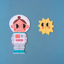 Carica l&#39;immagine nel visualizzatore di Gallery, Valentina in space
