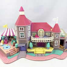 Lade das Bild in den Galerie-Viewer, Magical mansion  - villa polly pocket
