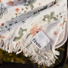 Cargar imagen en el visor de la galería, Couverture en coton froissé Meadow Blossom
