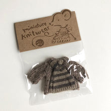 Load image into Gallery viewer, Knitted Sweater And Hat - Accessoires pour souris  Maileg
