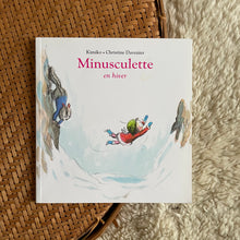 Cargar imagen en el visor de la galería, Minusculette en hiver - Kimiko / Christine Davenier
