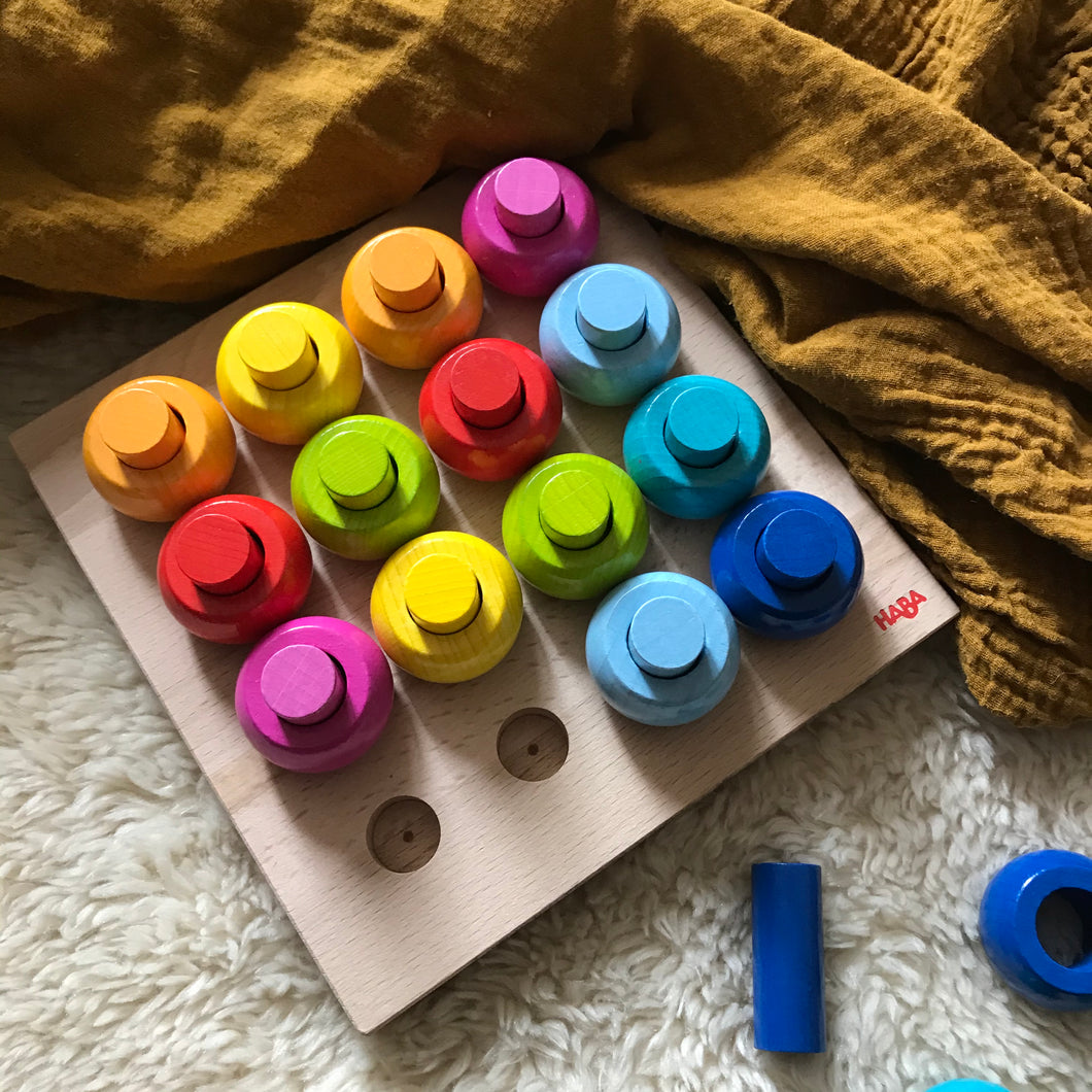Jeu à enficher anneaux multicolores